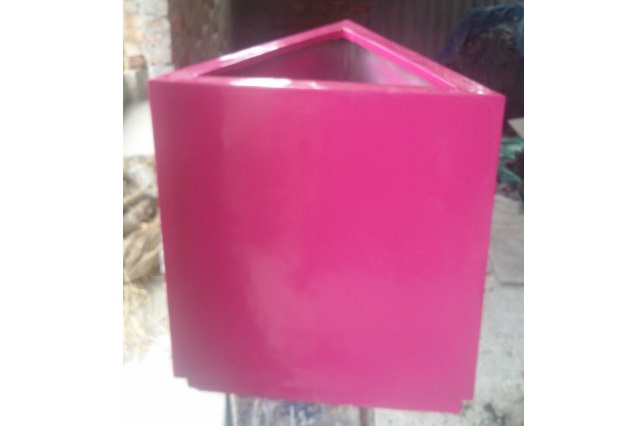 Fiberglass Triangular planter