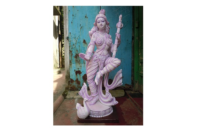 Fiber Maa Saraswati Statue