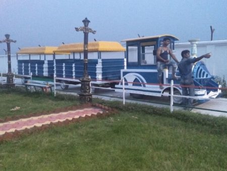 children park toy train