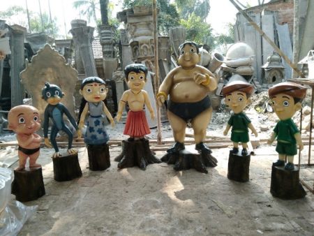 family cartoon statues